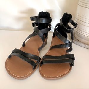Universal Thread Black Zippered Women’s Sandals